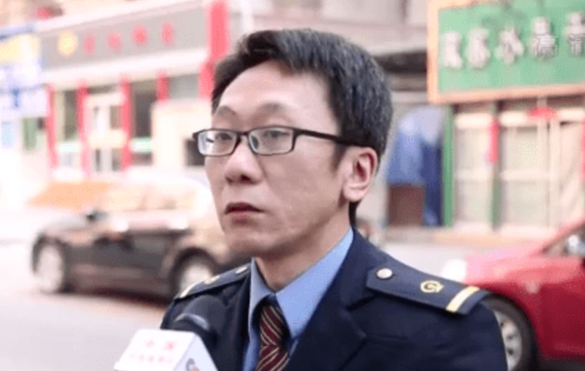 內地有對夫婦在火車上向服務員求助借奶粉,這一個小舉動令車長揭發他們的陰謀。