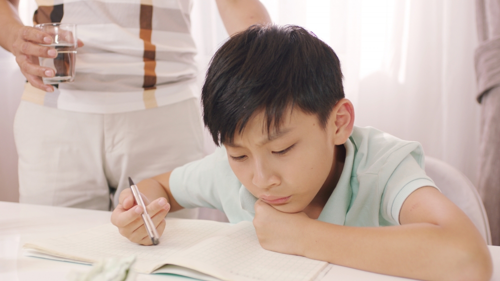 作為雙學霸家庭,夫妻難以接受孩子的學習狀況一塌糊塗。