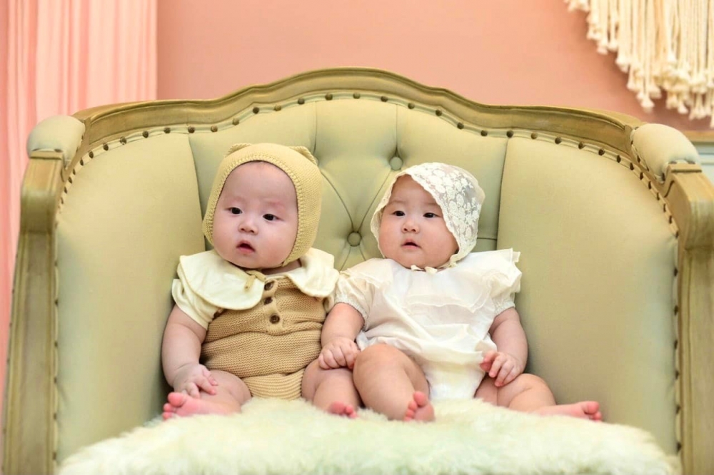 夫婦結婚3年,育有一對可愛的龍鳳胎。