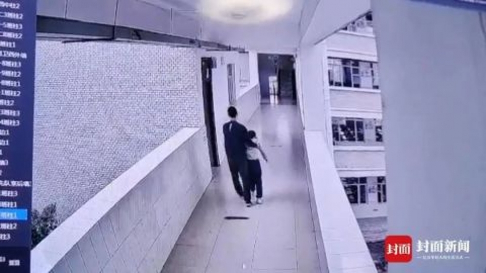 爸爸希望女兒的心臟可以繼續跳動。