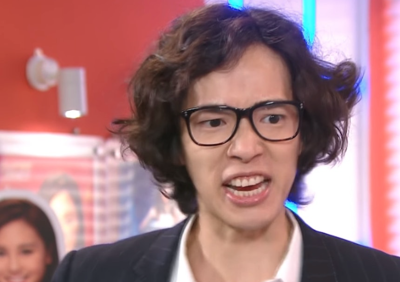 事主不滿家長當正他只服侍其女兒一人,並補充對方用兩小時的費用補四小時,把補習社當托兒所。