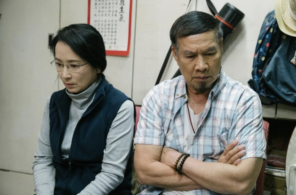 父親不斷鬧妻子不顧家,更怒斥「你走咗邊個煮飯我食?」