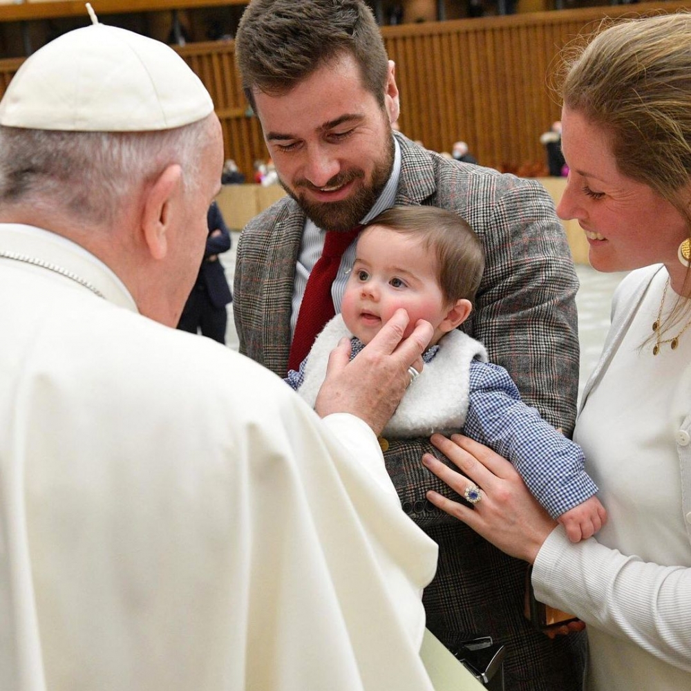 敦促人們不應懼怕成為父母及生兒育女。