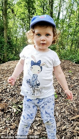 英國2歲女童出現食慾降低、疲憊等症狀,被誤診為便秘。
