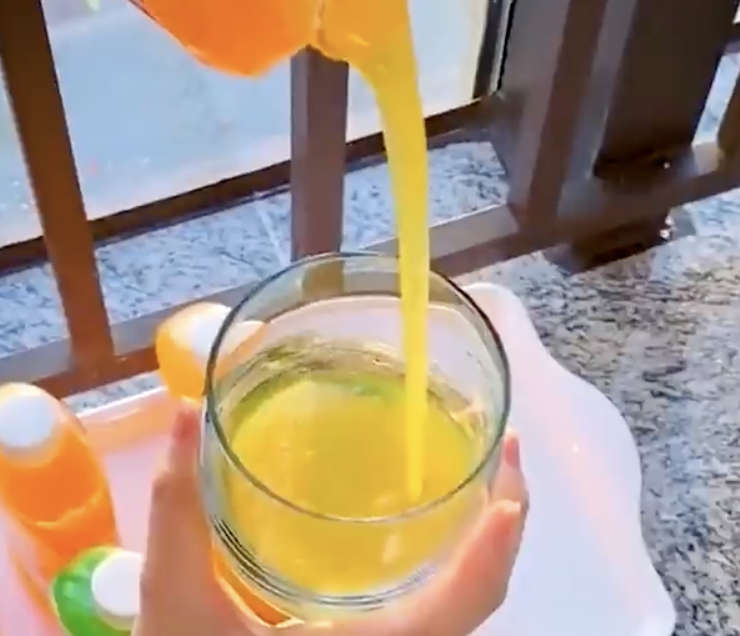 相關洗潔精無論是顏色或是包裝、型態都和橙汁很像。