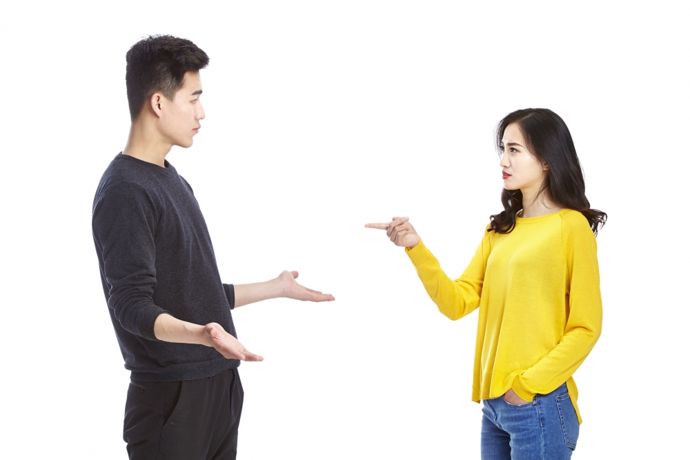網民就幾乎一面倒怒批媽媽,他們覺得男子只是行使自己應有的權利。