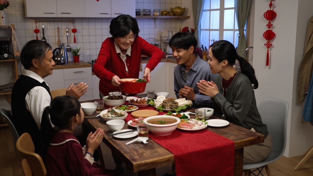 和親愛的家人吃飯，也可拋開見外的想法，以保護家人健康為前提，使用公筷公羹。