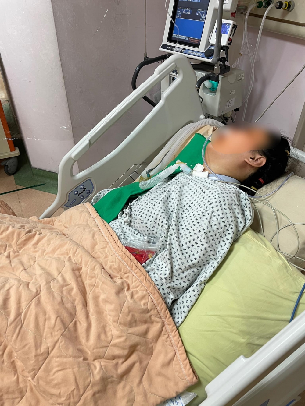 太太臨陷昏迷前,要鄭先生照顧好女兒。