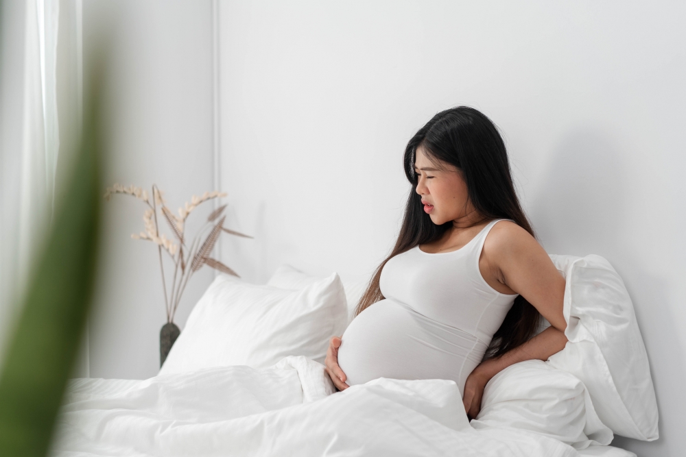 恥骨部位疼痛一般在孕中期開始，在孕後期尤為明顯，甚至可能持續到分娩後。