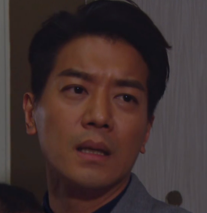 人夫難以接受自己被蒙在鼓裏，要求妻子選擇進行人工流產或直接離婚。