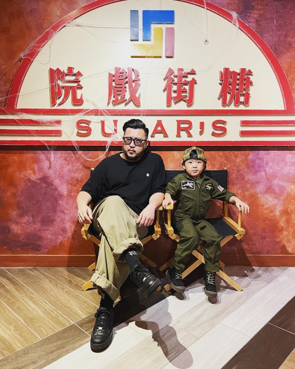 劉翁一家留在家居隔離。