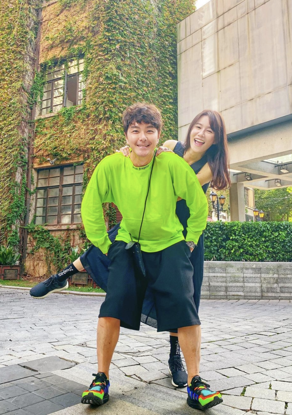 蕭正楠在竹篙灣隔離完回家，黃翠如竟煮了臭肉宵夜給他吃。