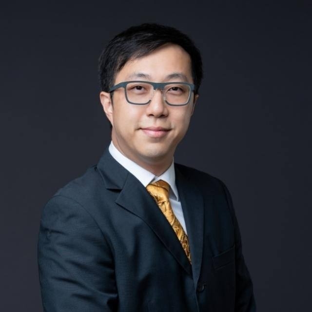全科醫生李俊輝醫生指子女發燒時,家長不要慌亂