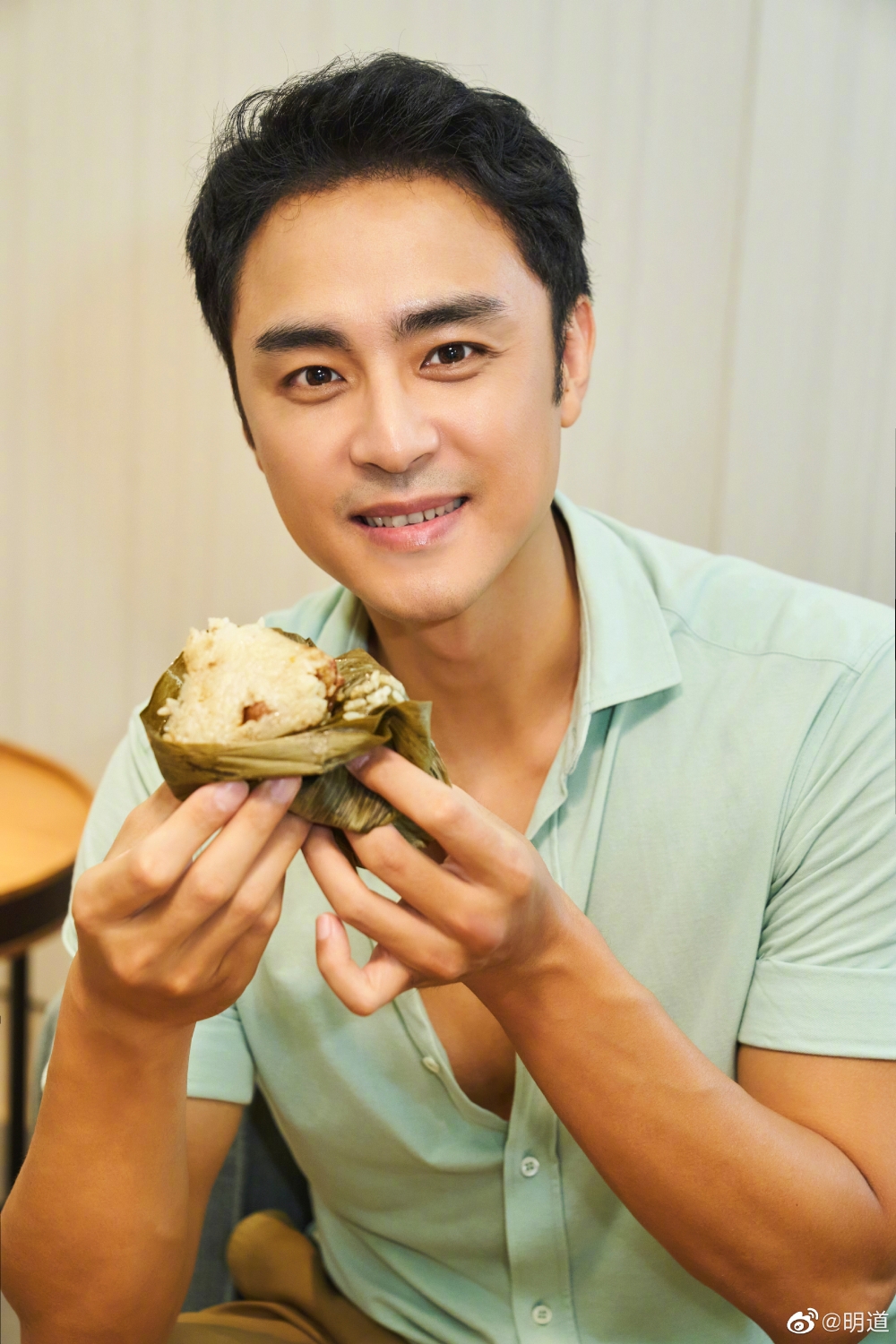 明道出道多年,演藝事業轉移到內地。