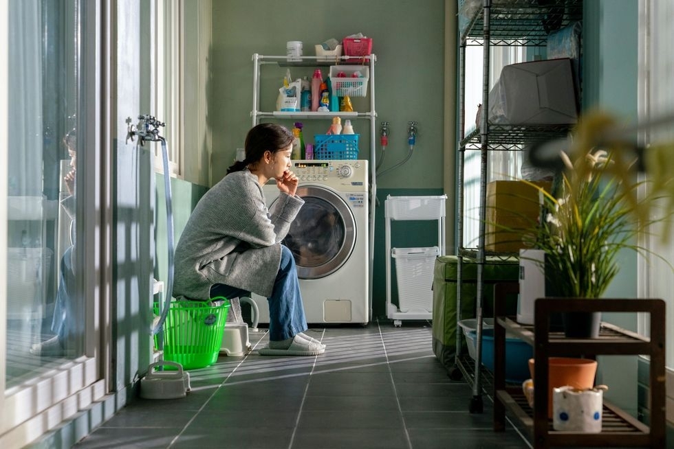 台媽洗衫時在老公的衣服撿到台幣1000元,當時她跟老公說這些錢會拿去為他買防疫保險。