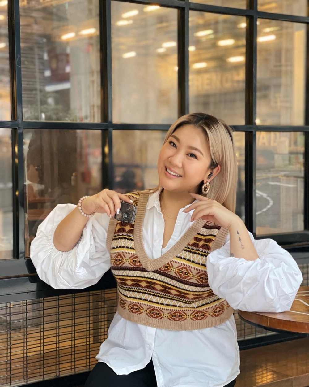 欣宜曾因肥胖外型和星二代的身份,屢獲負評。