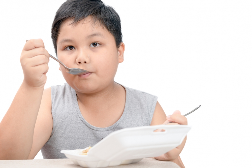 台灣一名12歲男童錯誤食用「清蒸水煮」食物，減重不成反增加10公斤。