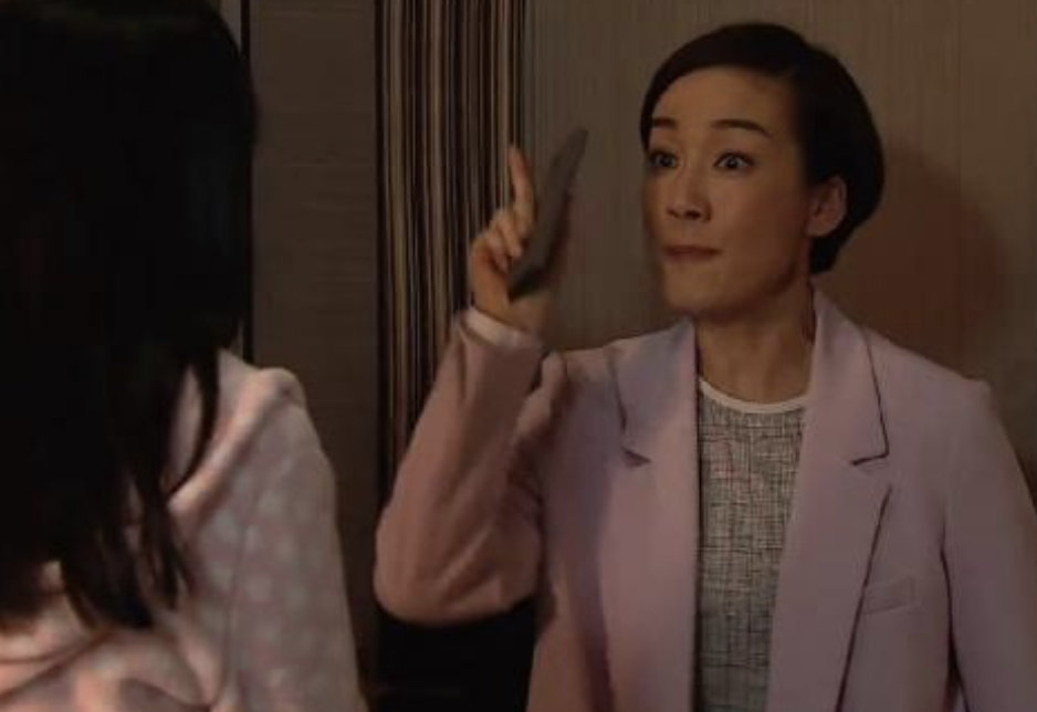 墨西哥一位42歲人妻早前憤而報警,投訴年輕靚女鄰居勾引自己的老公。