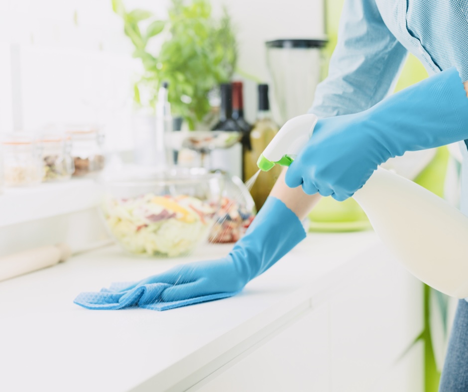 全職媽媽家務繁忙,常常感到無力又無助。