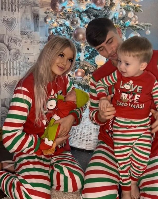 兩人現育有兩名可愛孩子。