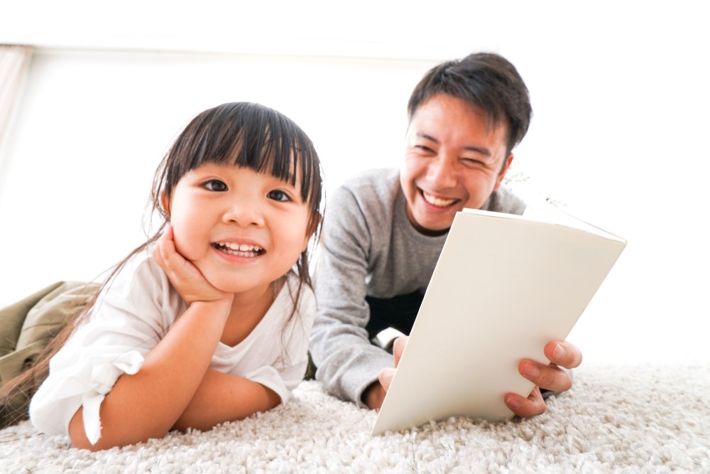 親子共讀是培養美好品格，同時增進親子關係的活動。