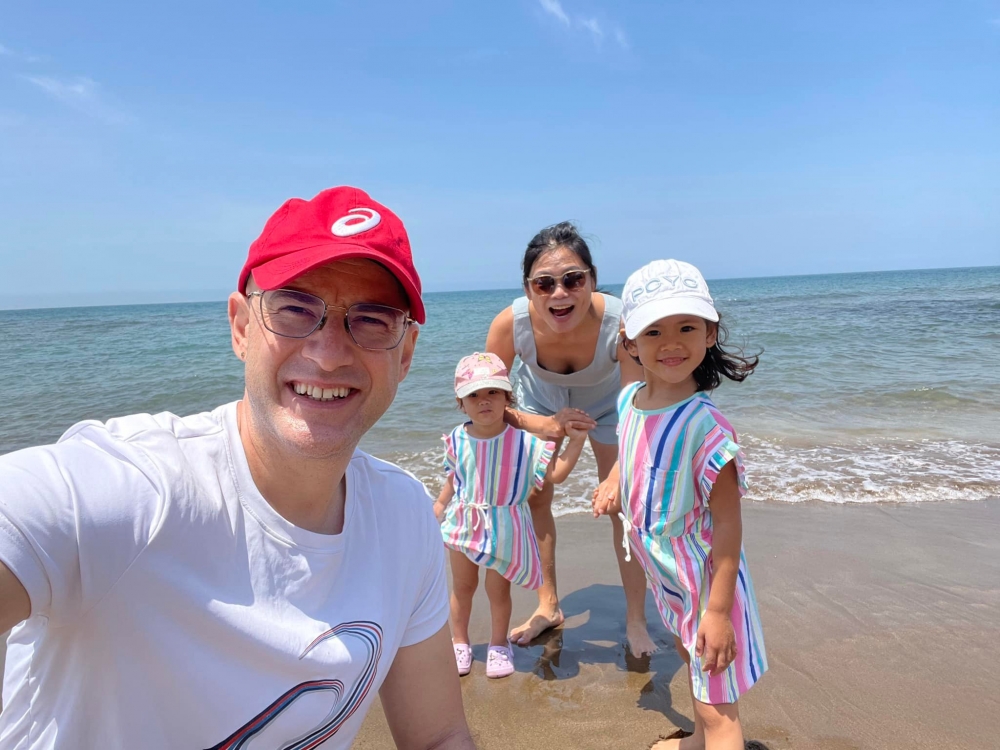 吳鳳更認為：「孩子本來會發脾氣，調皮搗蛋，如果有人怕孩子哭鬧，其實不要生寶寶比較好吧？」