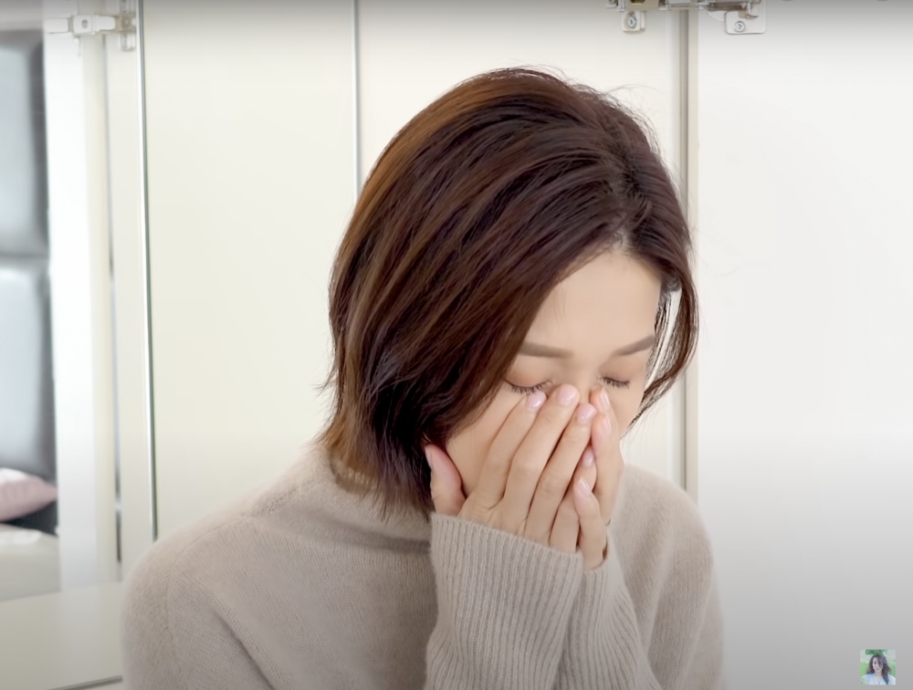 再次憶起初次生產的過程，鍾嘉欣直言當時的痛難以形容。