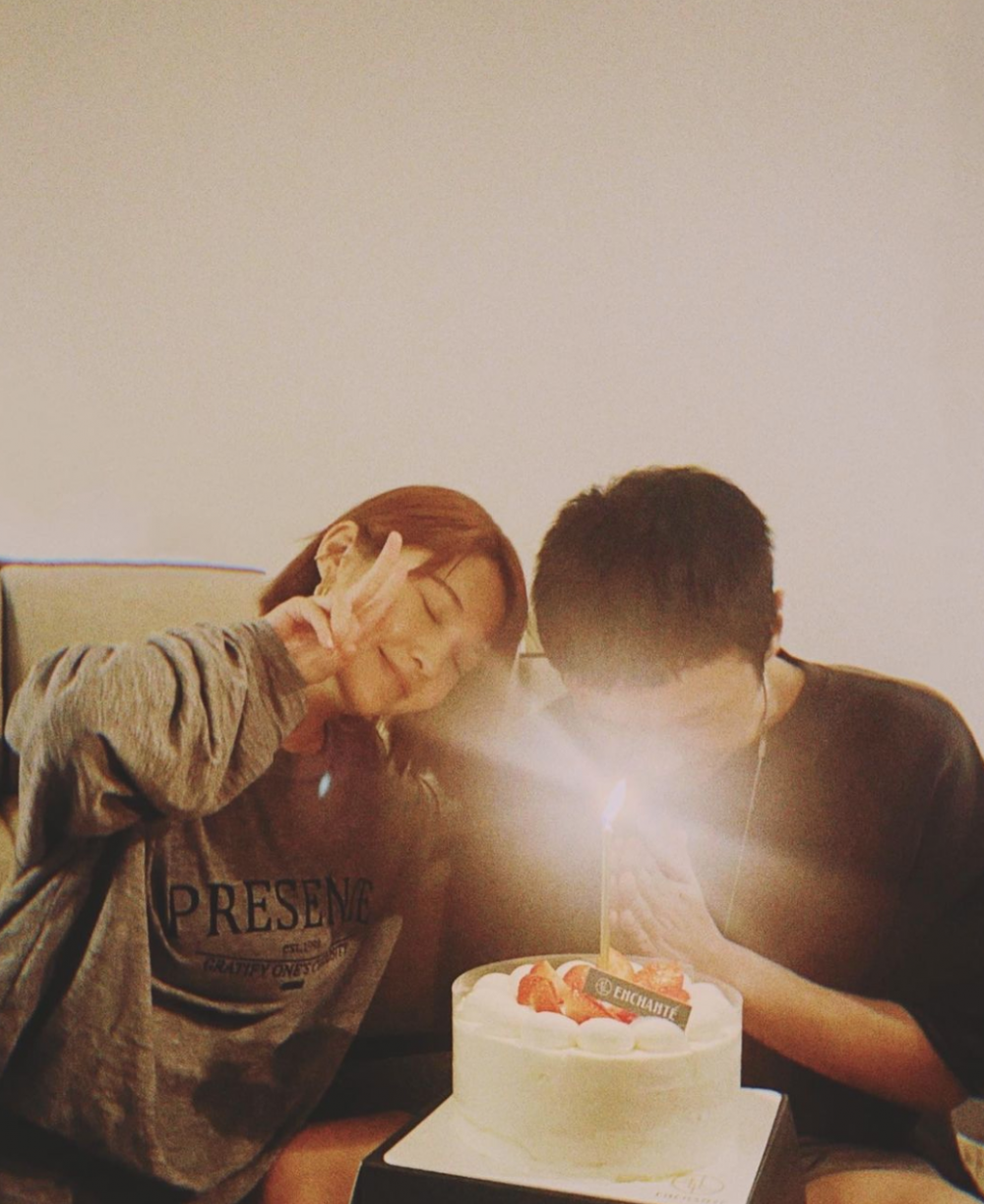 李榮浩自爆，跟妻子楊丞琳分隔300多天期間，兩人只打過2次視訊通話。