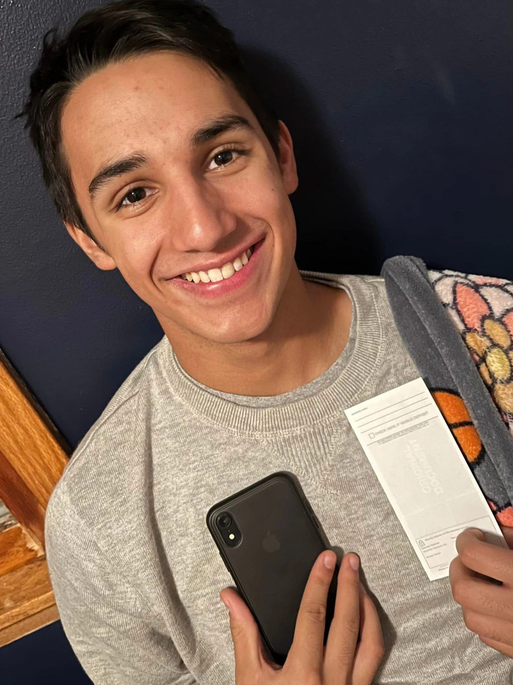 不懂用社交平台被朋友嘲笑。