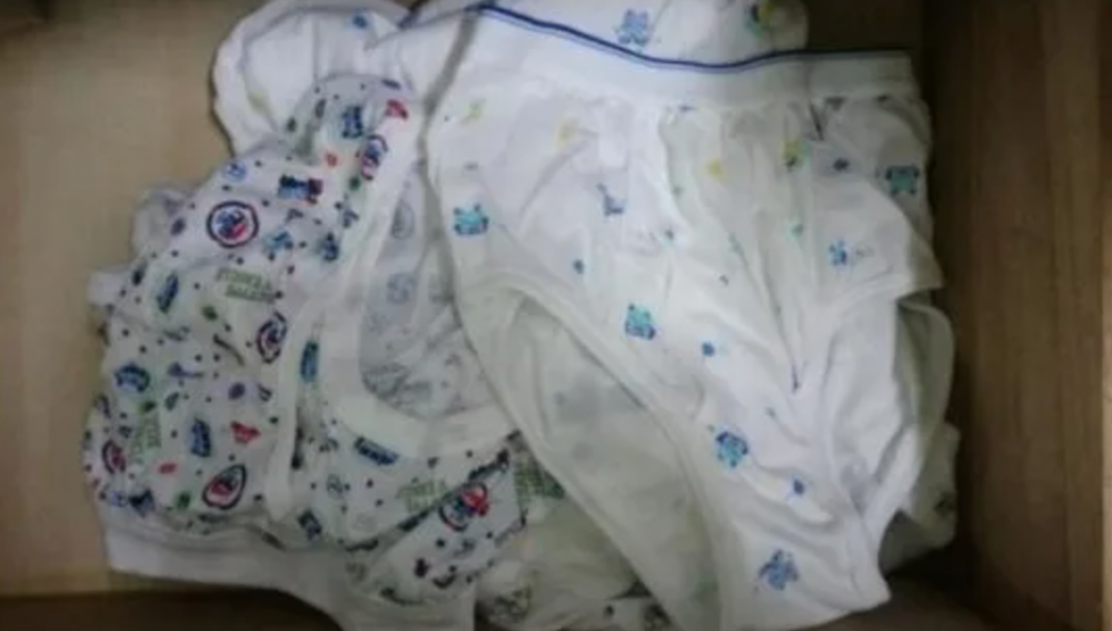 台灣有位20歲的男生抱怨媽媽，不滿對方到現在仍堅持為他買兒童卡通的三角底褲。