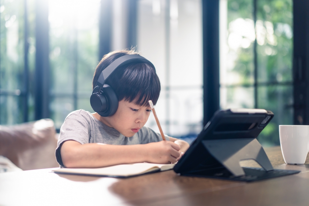 如果幼稚園N班用網上教學,應否繼續替孩子交學費讀N班?