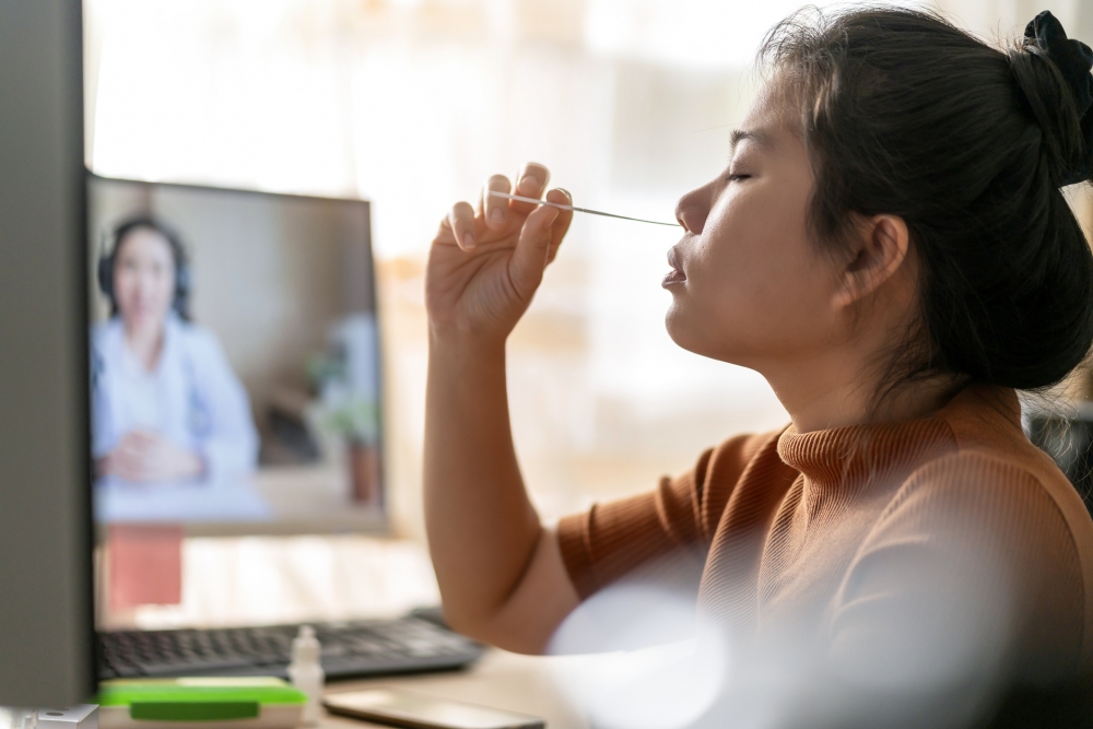 確診者需要在收到短信後上傳上載快速測試陽性樣本的照片及身分證明文件。