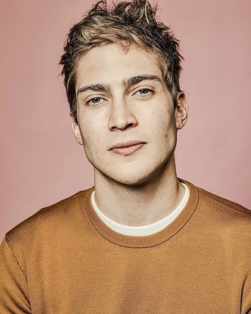 Morosini發現令自己動心的女生原來是爸爸,感到很憤怒又難堪。