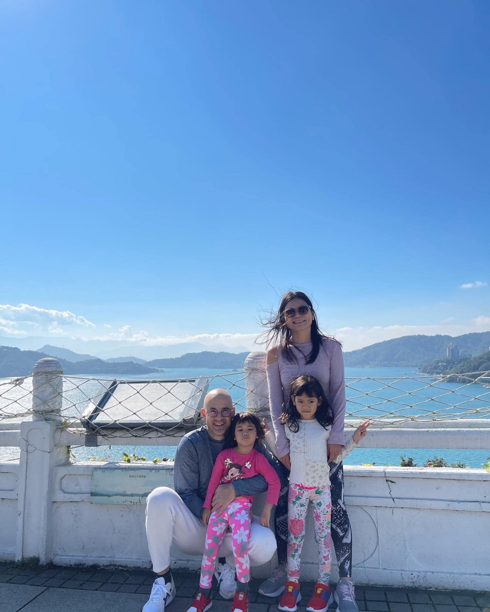 吳鳳語重心長表示外面世界很精彩，別讓孩子侷限於手機。