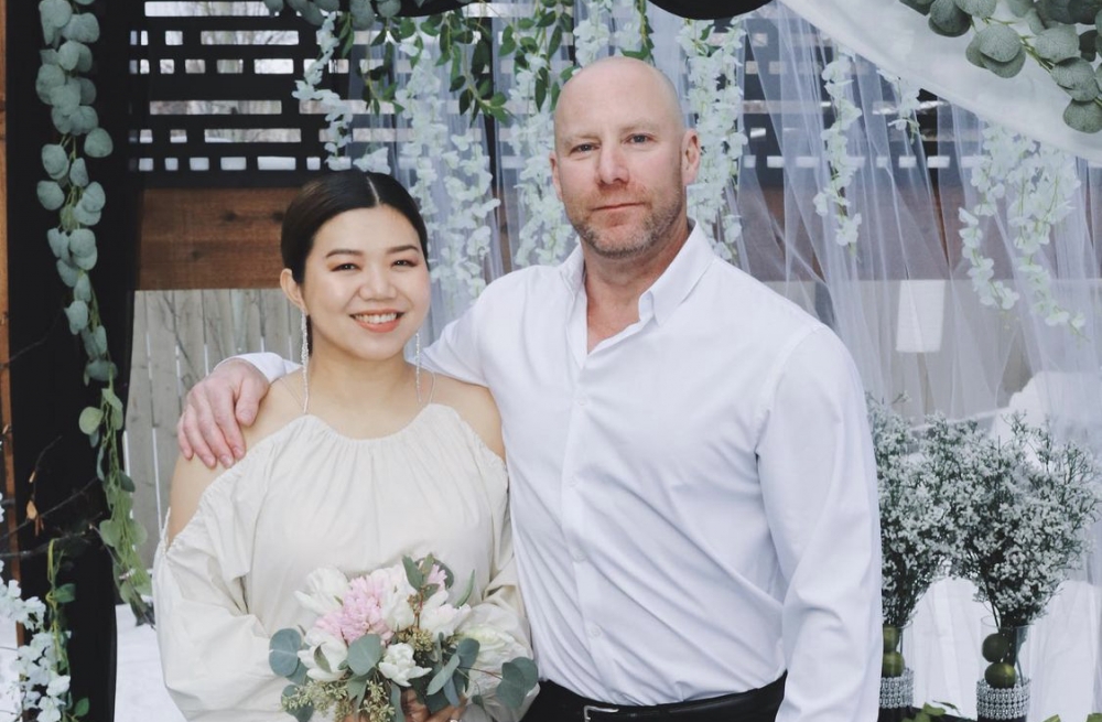 鄧小巧昨日以「關於語言暴力」為題發文。