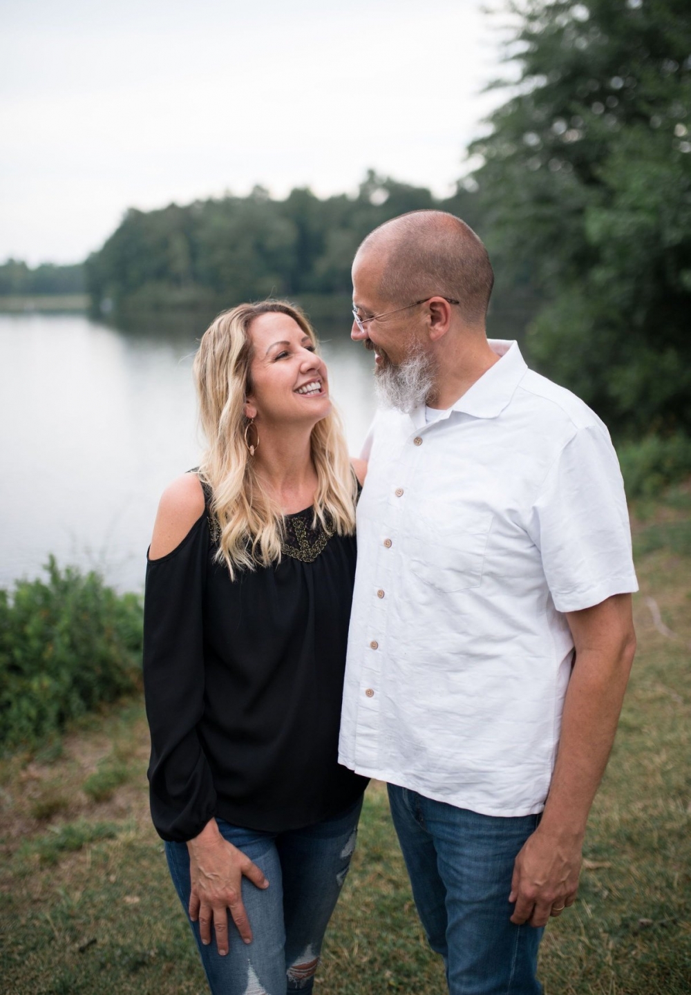 夫妻永遠站在同一陣線有助於增進彼此溝通效率。