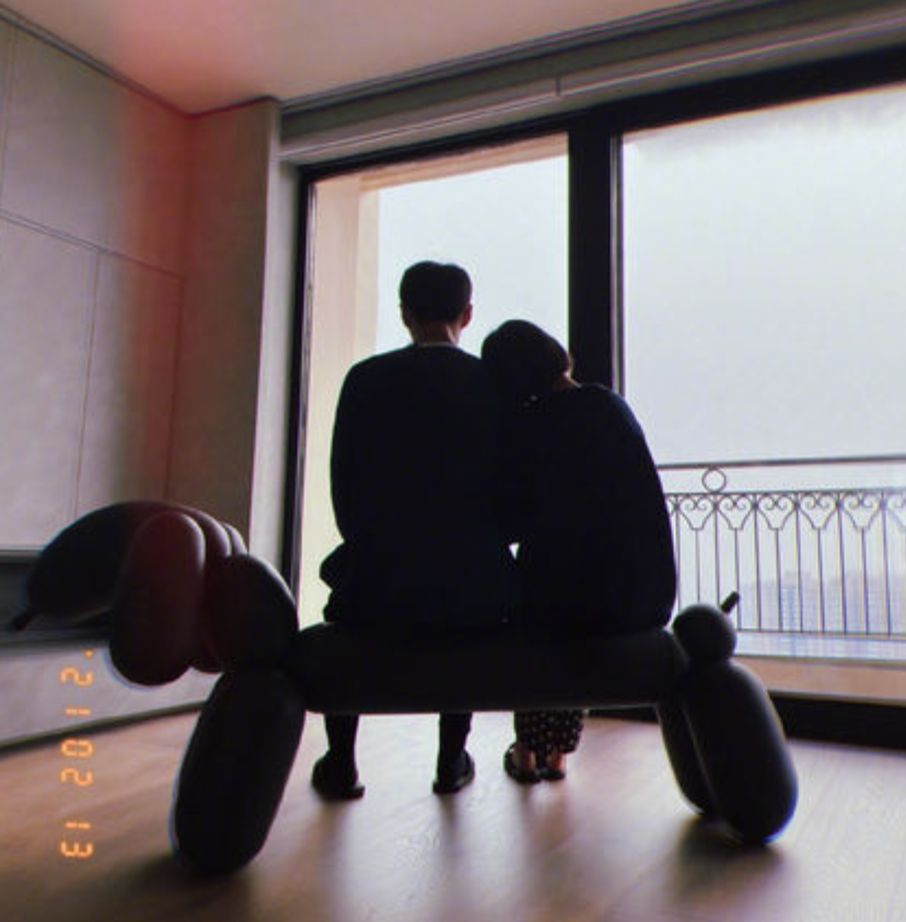 楊丞琳及李榮浩因疫情下的隔離措施，被逼長時間分隔兩地。