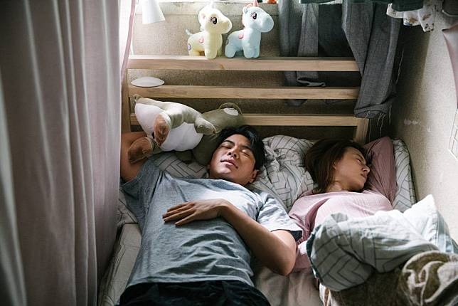 人妻要在跟奶奶同住或是住凶宅之間選擇。