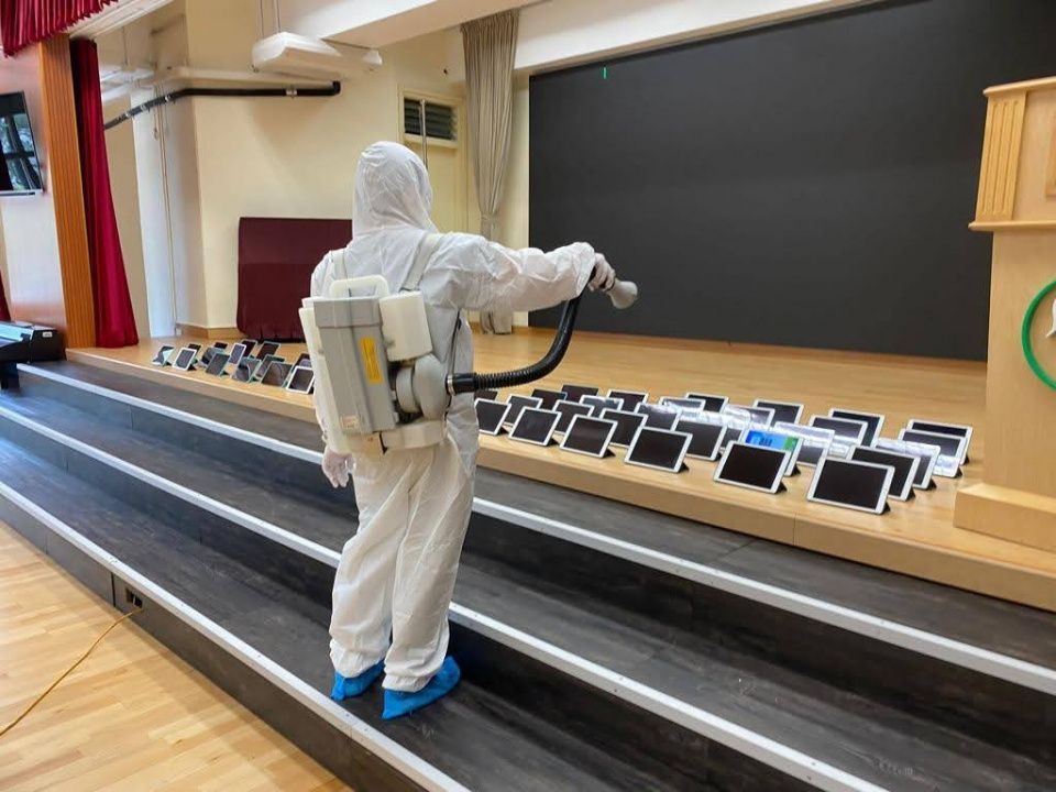 學校亦為各項教學用具消毒。