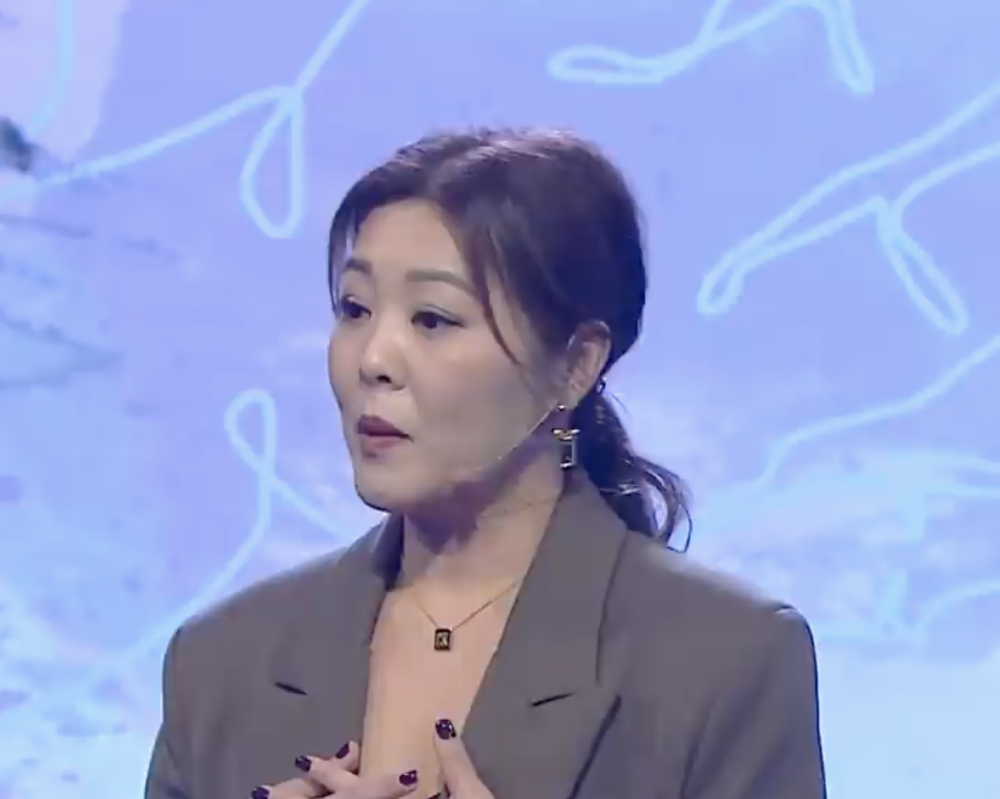 她認為這是她和她一家可以給小朋友的一份小小禮物。