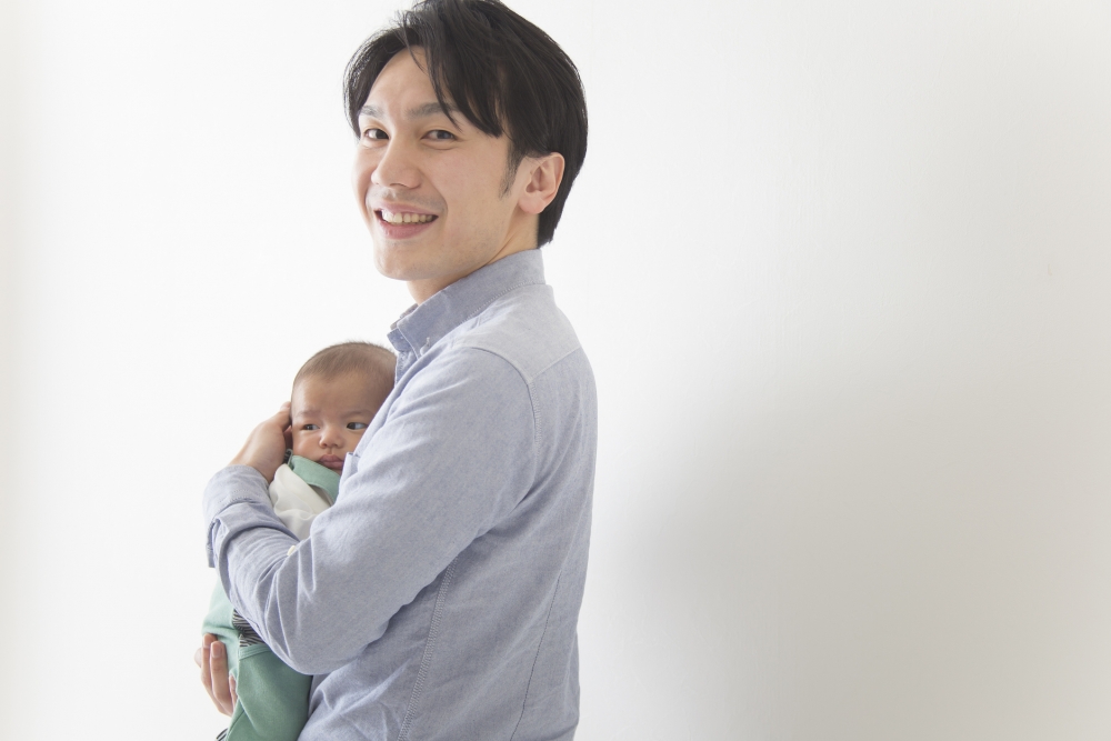 調查顯示,父親比母親晚體會當父母實感。