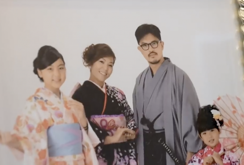 Kaye與丈夫育有兩名女兒,是一個圓滿幸福的家庭。
