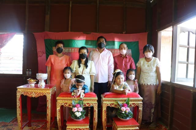 一對父母為年僅5歲的龍鳳胎舉行了盛大的婚禮。