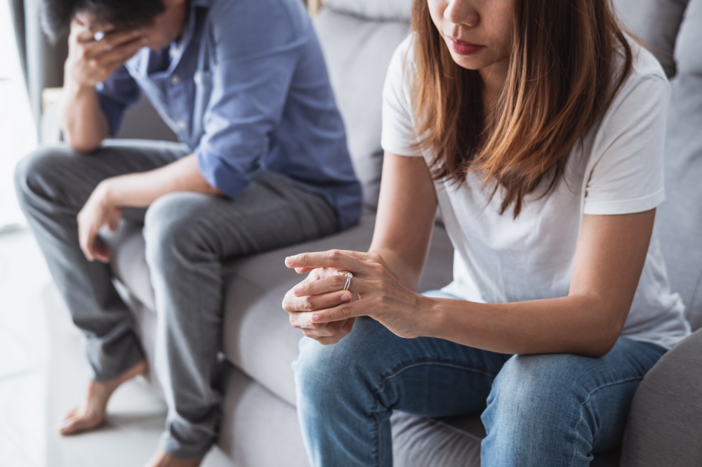 人妻堅決跟丈夫離婚。