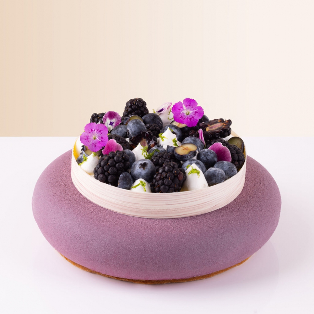 文華餅店母親節限定黑莓乳酪蛋糕。