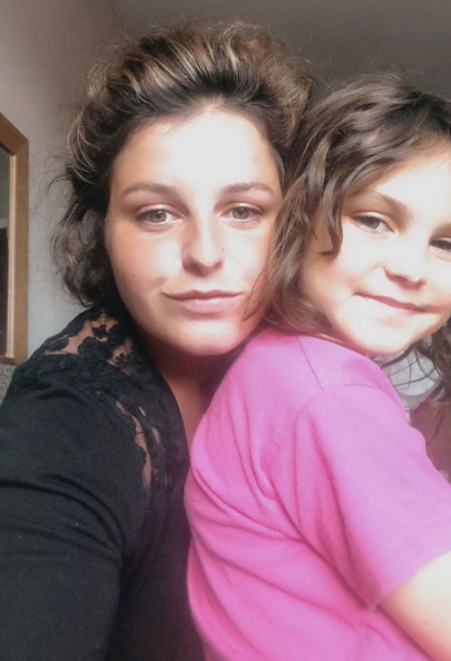 美國婦女Jade在社交媒體上傳了一張胎兒的超聲波照片,引起網名熱議。