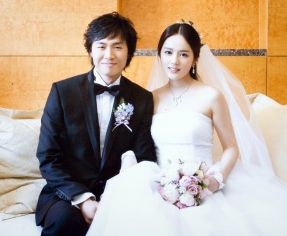 韓佳人與男星延政勳在2005年結婚。