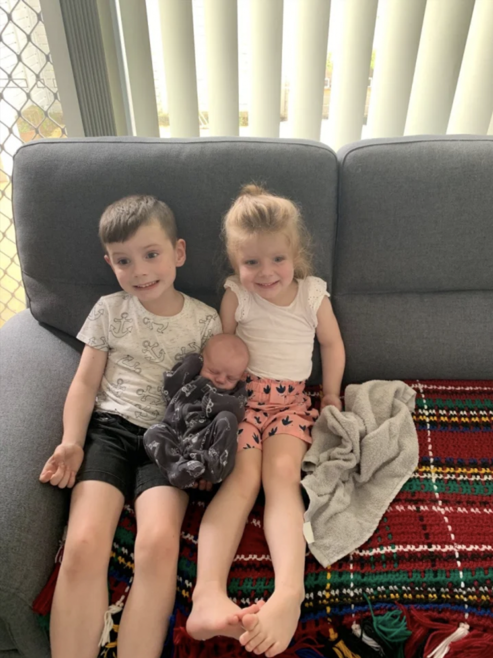 兩兄妹不單沒有抗拒,更很興奮。