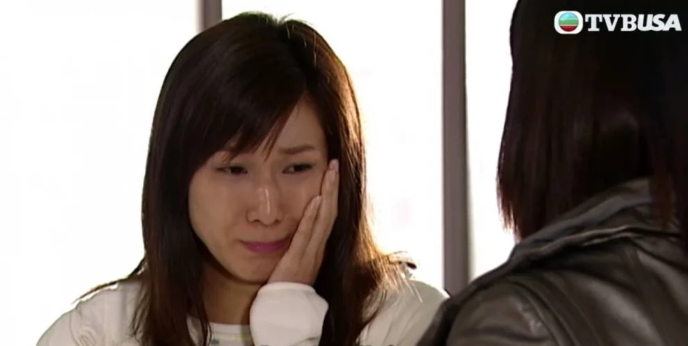 人妻無端被掌摑感委屈。