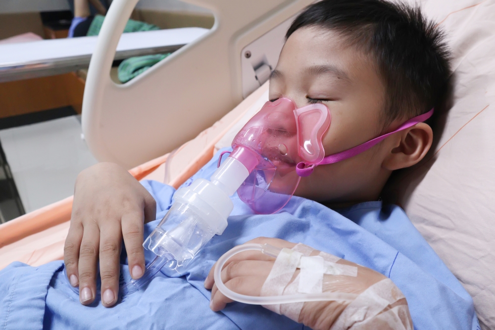 男童在醫院剝牙時出現嚴重事故,心臟驟停且缺氧腦死的他慘成植物人。